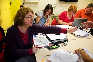 Travaux pratiques d'ergonomie � l'INETOP avec la professeure Adela�de Nascimento   mesures au poste de travail. 